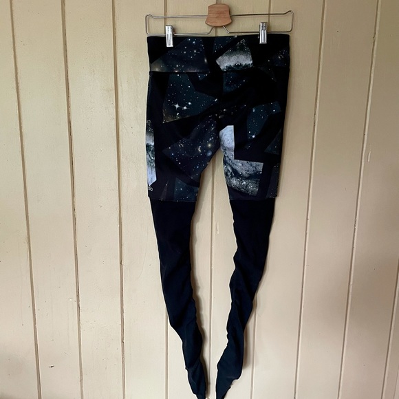 Alo Yoga Galaxy Print Goddess Legging Size Small - Picture 5 of 8